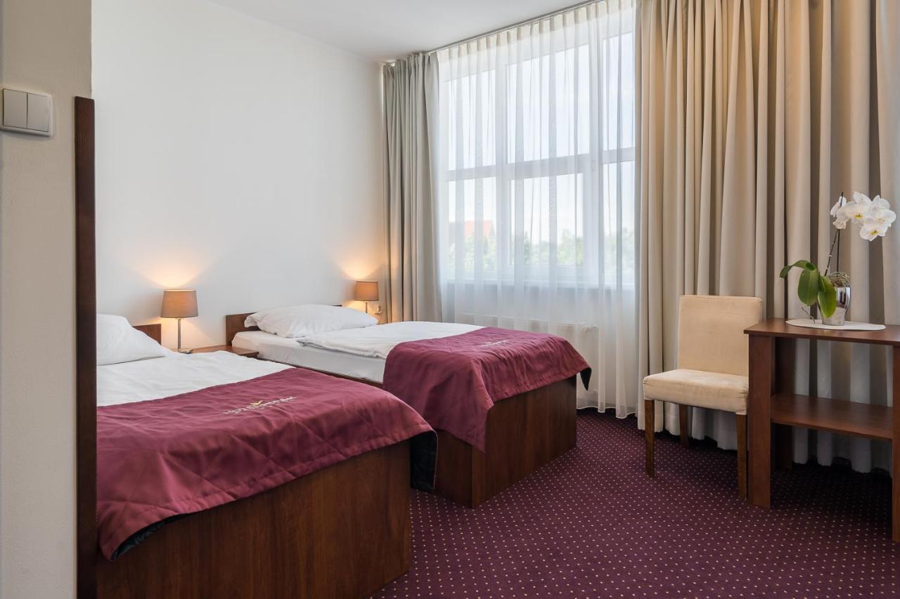 Hotel Stork Brodnica  Ngoại thất bức ảnh