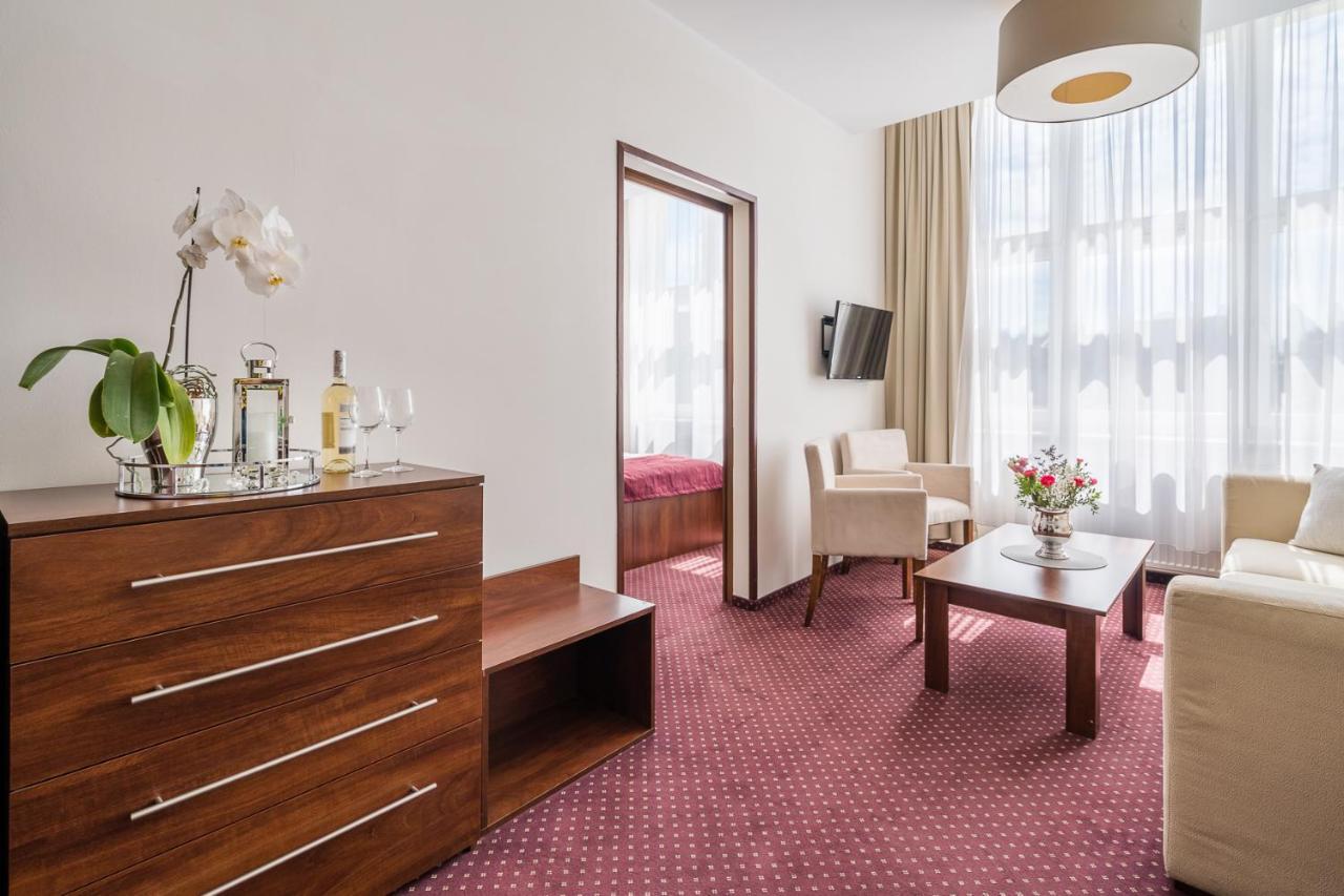 Hotel Stork Brodnica  Ngoại thất bức ảnh